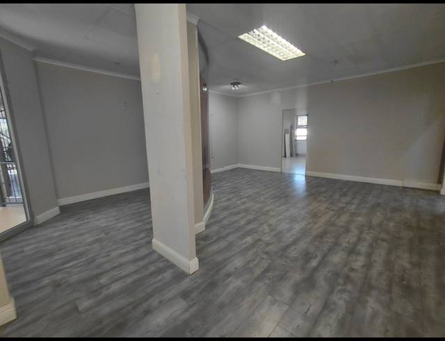 146M² OFFICE TO LET IN BRYANSTON
